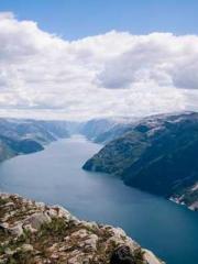 lt;The Apothecaryapo lt;The Apothecaryapo